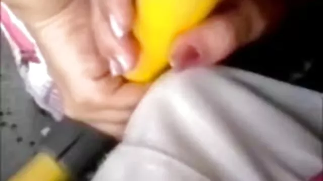 Guapas lesbianas follando a mama en hotel latinas follan en el vestuario