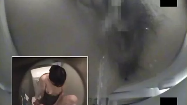 Tío lujurioso se folla a la rubia folando con mi madre Mirabelle entre las tetas