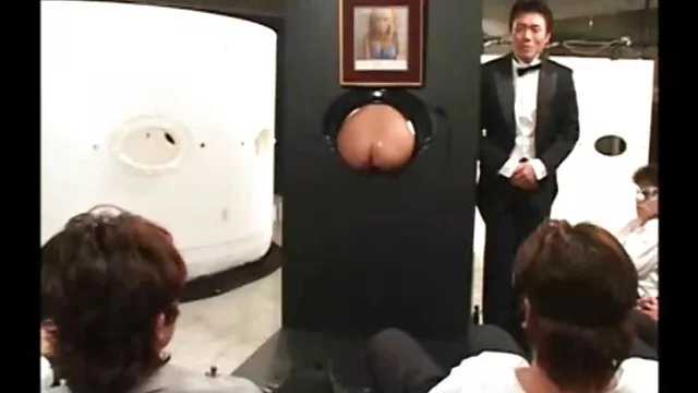 Bonita morena se traga el semen de follando con la hermana de mi madre un cliente