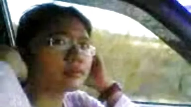 Un tutor maduro de pene grueso se folla mamá cogiendo con su hijo a su joven alumno