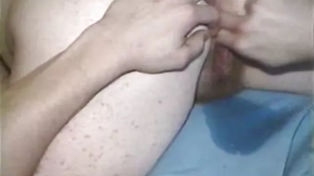 Una joven rubia seduce a un hombre caliente videos de mamás cogiendo con sus hijos