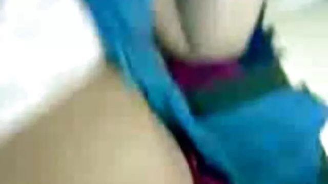 Él está asombrado por este jugoso culo de piel oscura, que no tiene igual en todo el madres borrachas follando con sus hijos mundo.