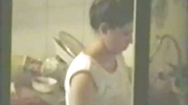Dos bellezas tetonas follandose a su caliente mama se divierten con un tío