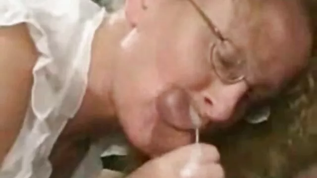 Genial mama follando con el hijo gangbang de rubias sexys y chicos hardcore