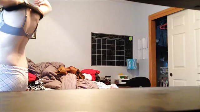 Un negro de pene grueso cogiendo con mi mami folla en anal madura morena con botas