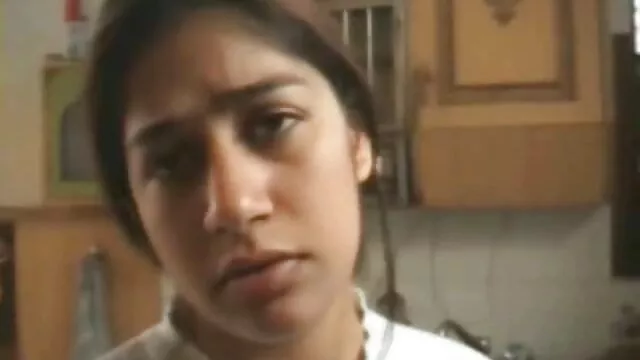 Madura tetona organizó un trío con una mamas que se cojen a sus hijos joven pareja sexy