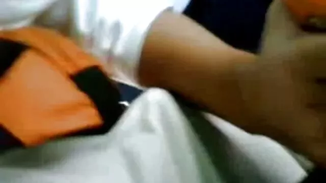 El miembro endurecido ya se queda en la encantadora boca de la me follo ami madre morena, y luego martilla apasionadamente no solo su jugosa vagina, sino también un maravilloso, apretado y dulce culo