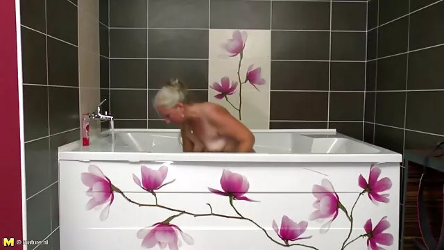 Maduro chico cachondo se folla a la madres embarazadas follando hermosa rubia Christen Courtney