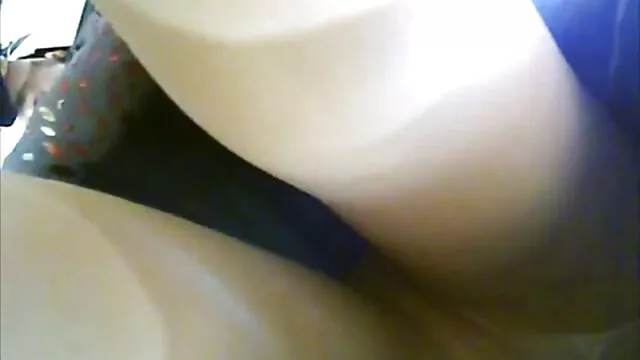Madura rubia tetona Brandi se folla ala madrastra Love se masturba el coño