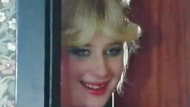 La tetona Madeleine folla y se corre incesto maduras españolas en su boca apasionada