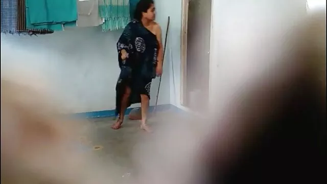 Bonita papilla follada en la mamas e hijas follando piscina