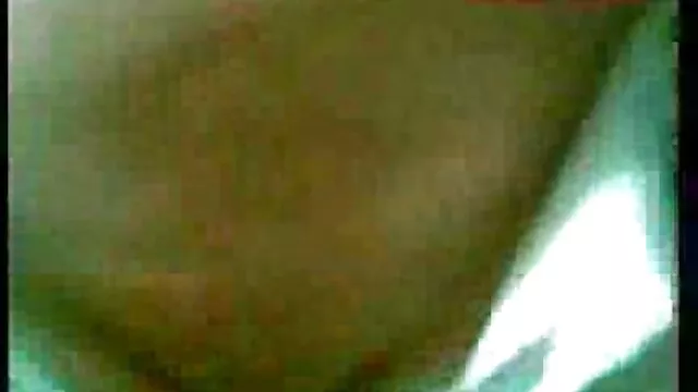 Lujurioso guapo con una gran madre e hija follando duro polla se folla a una madura en medias