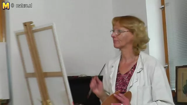 Me gusta masturbarme videos xxx con mama la polla mientras estoy sentada en el inodoro