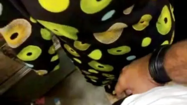 Dedos en madre e hija folando el coño y goteando del orgasmo